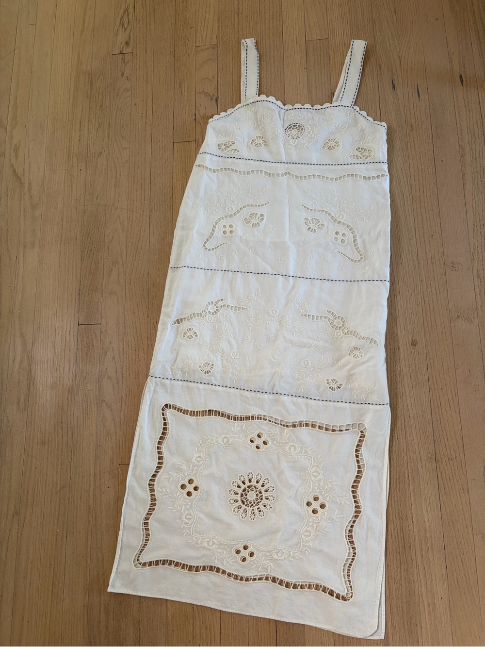 Zara White Embroidered Dress NWT - Picture 4 of 4